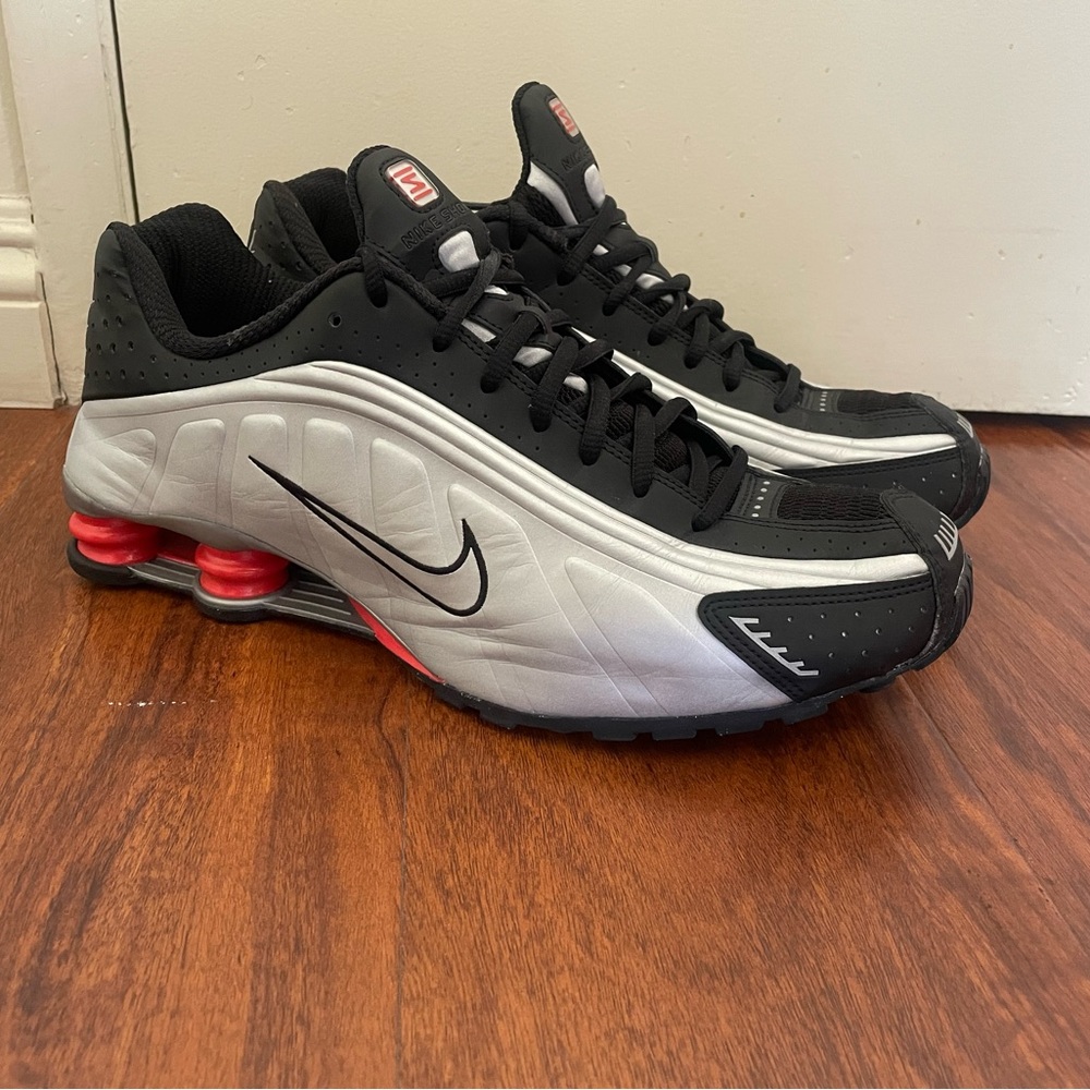 Nike Shox R4 OG ‘Black Metallic Silver’